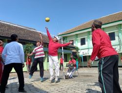 Kemenag Kota Kediri Rayakan HUT ke-80 RI Lewat Voli, Tasyakuran dan Lomba Hias Tumpeng