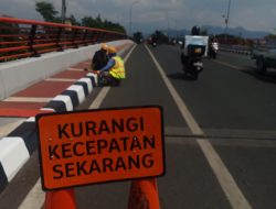 Perawatan Jembatan Alun-Alun Kota Kediri, Salah Satunya Marka Jalan Kembali Dicat