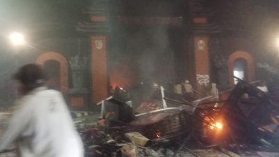 Gedung DPRD dan Kantor Pemkab Kediri Juga Dibakar Massa,  Barang Berharga Dijarah