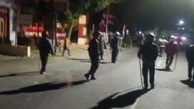 Polsek Pesantren Bersama Warga Lakukan PAM Swakarsa, Hadang Perusuh hingga Pagi.