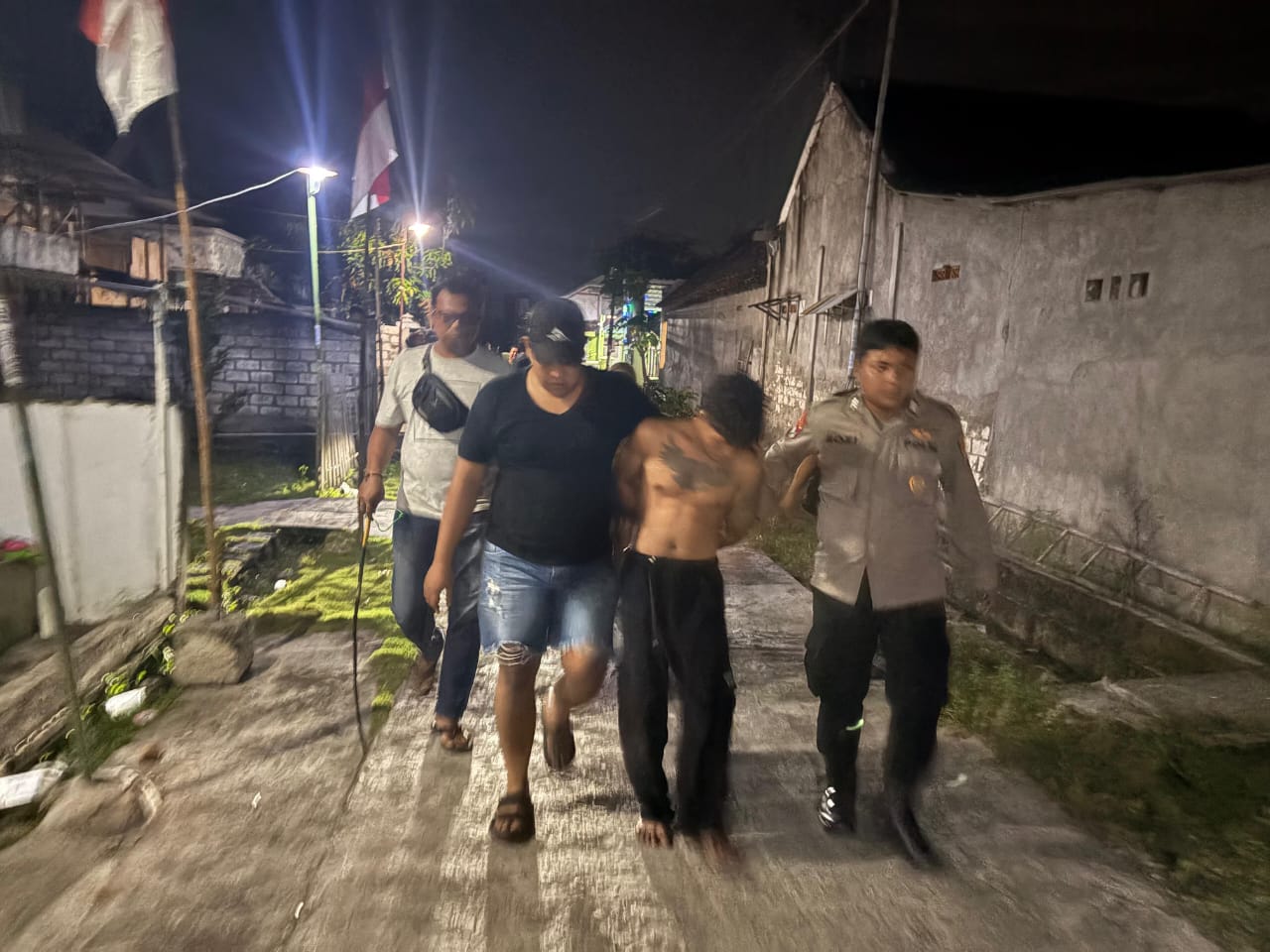 Cemburu pada Penjaga Warung, Pemuda di Sukodadi Lamongan Aniaya Warga dan Ancam Keluarganya dengan Parang