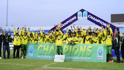 Piala Soeratin Jatim 2025: Persebaya U-13 dan Deltras U-15 Angkat Trofi di Lamongan