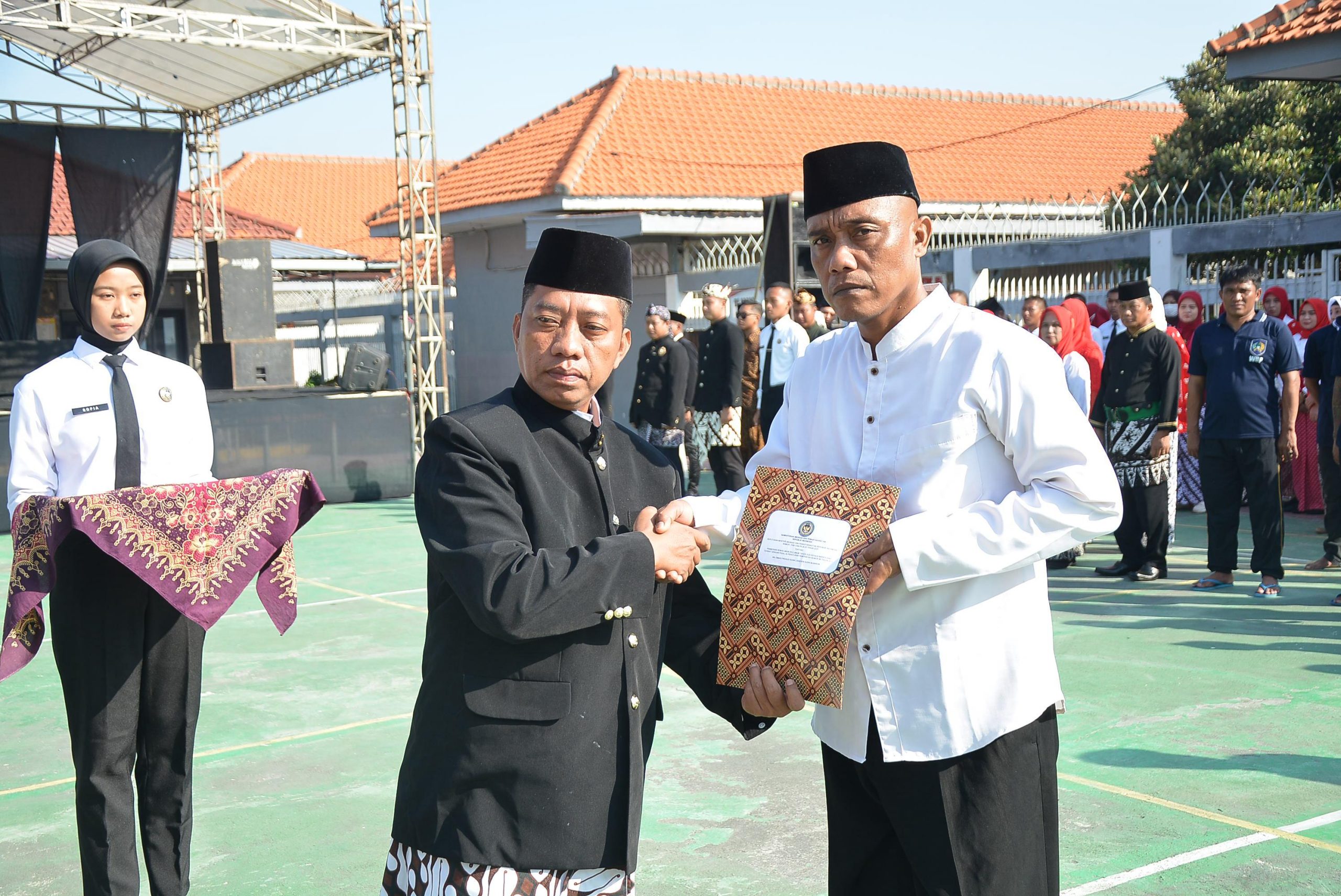 Warga Binaan Lapas Lamongan Terima Remisi Umum dan Dasawarsa, 16 Orang Langsung Bebas pada HUT ke-80 RI