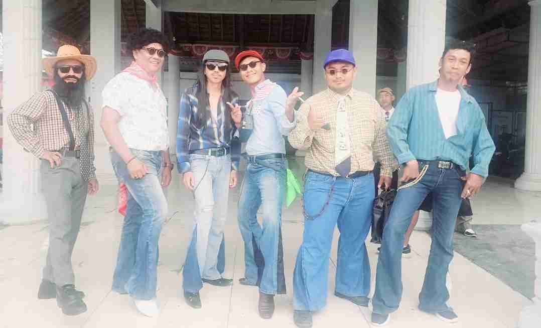 Jalan Sehat Kostum Jadul Meriahkan HUT ke-80 RI di Desa Puter Lamongan