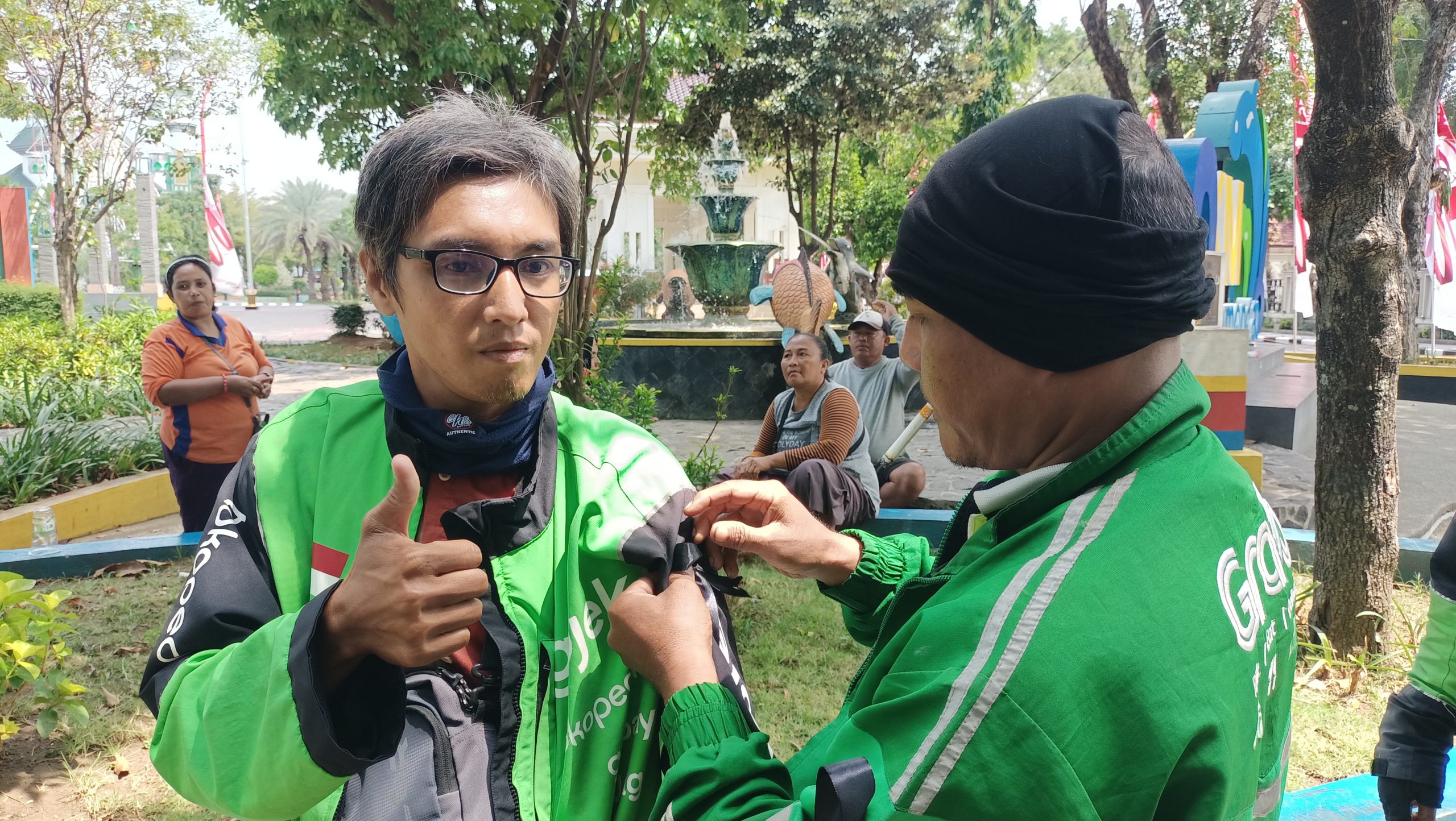Ojol Lamongan Gelar Aksi Damai dan Doa, Kenang Rekan yang Tewas dalam Demonstrasi di Jakarta
