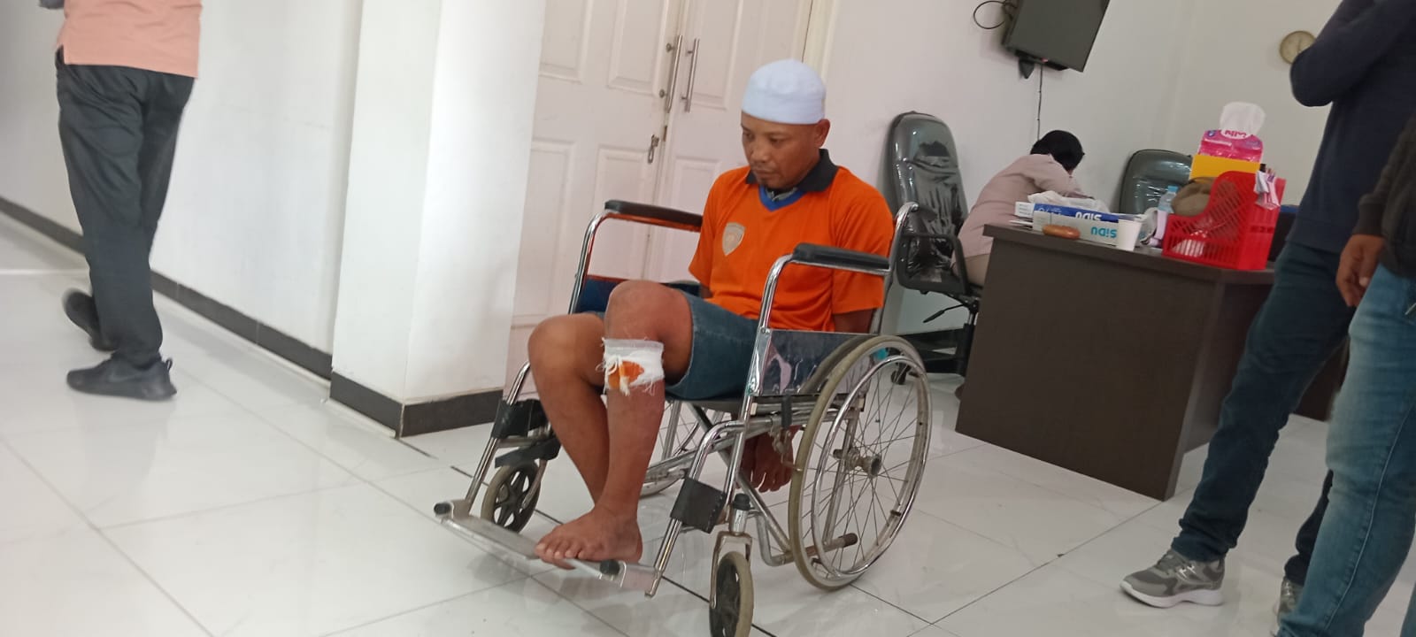 Bobol Toko Alibaba Lewat Tiang Listrik, Pencuri di Kota Batu Dilumpuhkan Polisi