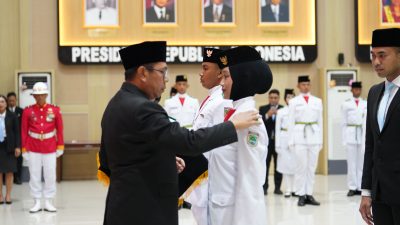 Walikota Batu Lakukan Pengukuhan 76 Paskibraka Kota Batu Tahun 2025