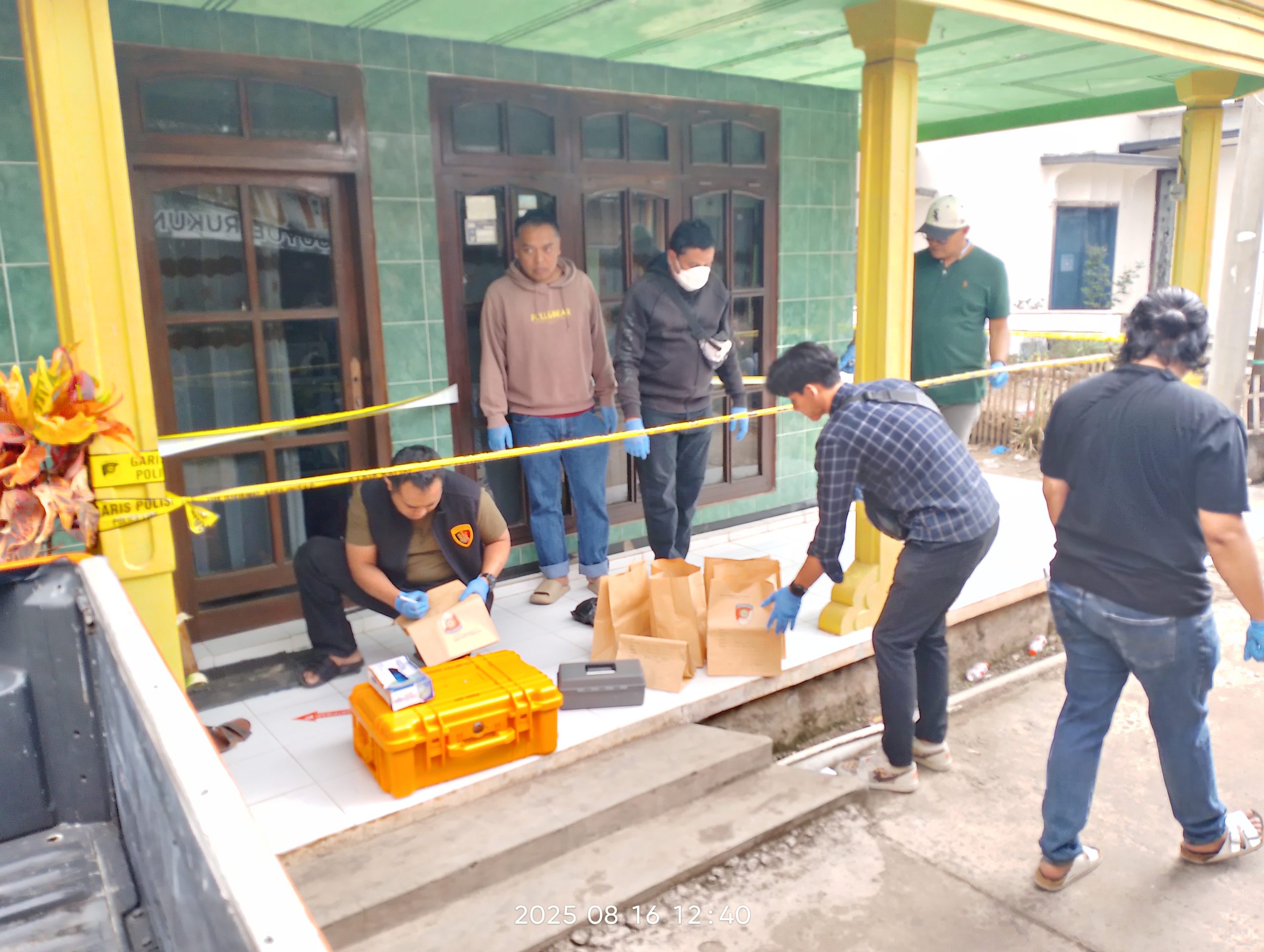 8 Bungkus Barang Bukti Diamankan dari Olah TKP Kasus Perampokan di Pujon Kidul