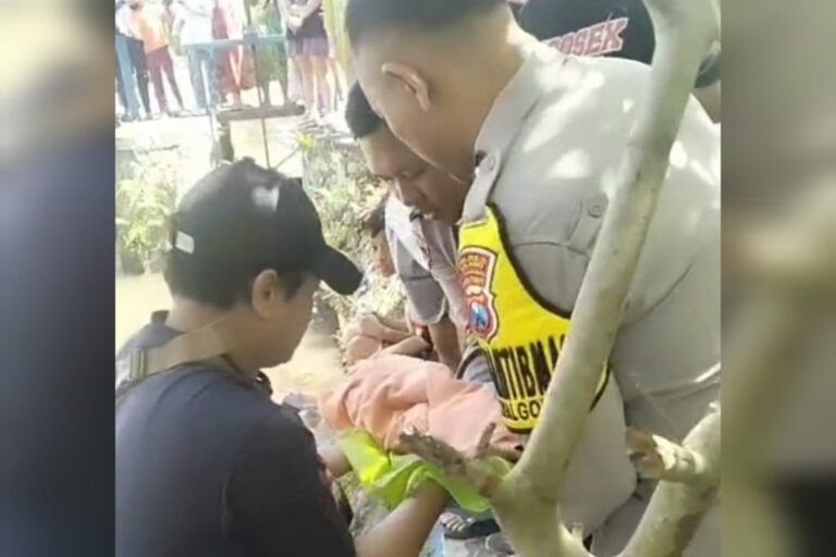 Penemuan Bayi di Sungai Gegerkan Warga Karangploso, Diduga Baru Saja Dilahirkan
