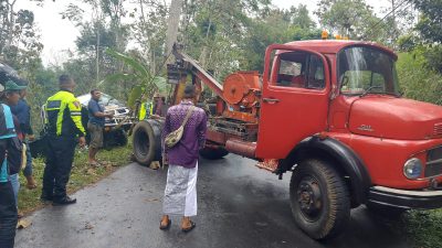 Pick Up Tergelincir ke Jurang di Wonosari, Sopir Selamat