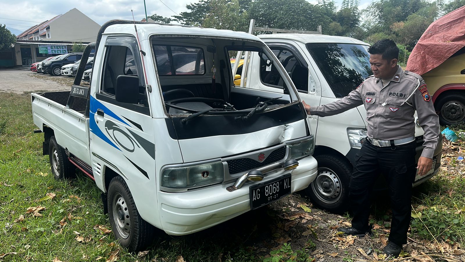 Hindari Razia, Pemuda Kanigoro Tabrak Polisi hingga Luka, Langsung Diamankan