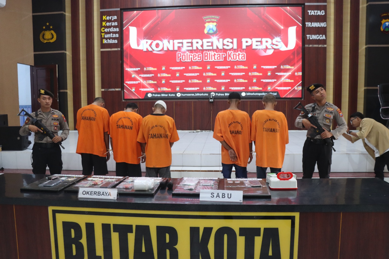 Polisi Tangkap Lima Tersangka Narkoba di Blitar, Jejak Peredaran Meluas ke Tulungagung dan Kediri