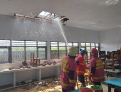 Api Lahan Tebu Sambar SMPN 1 Ngantru, Atap Laboratorium Terbakar