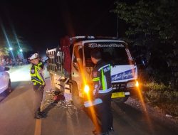 Bus Pariwisata Tabrak Truk di JLS Tulungagung, Satu Orang Tewas!