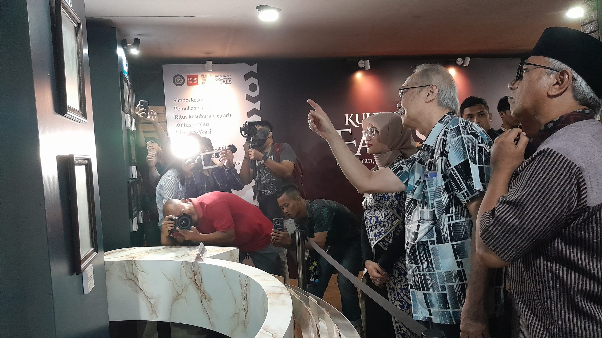 Disbudparpora Kota Kediri Gelar Pameran Museum dan Komunitas Seni, Hadirkan Koleksi Percetakan Kuno Tan Khoen Swie