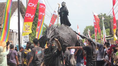 Karnaval Budaya Ngadiluwih Meriahkan HUT RI ke-80