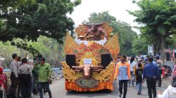 Karnaval Kemerdekaan Jombang Berlangsung Meriah, 70 Mobil Hias dan Hasil Bumi Ikut Arak-Arakan