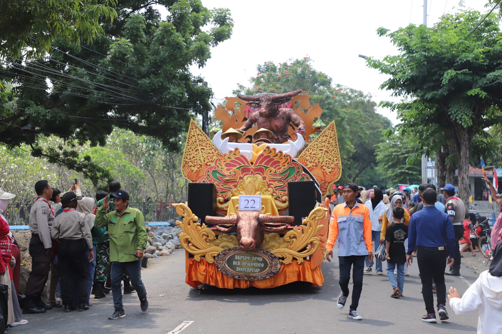 Karnaval Kemerdekaan Jombang Berlangsung Meriah, 70 Mobil Hias dan Hasil Bumi Ikut Arak-Arakan