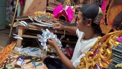 Bikin Kostum Karnaval dari Limbah, Warga Jombang Raup Cuan Jutaan Rupiah