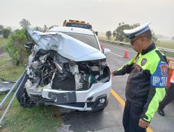 Kecelakaan Beruntun Terjadi di Tol Jombang–Mojokerto, Satu Tewas dan Dua Luka