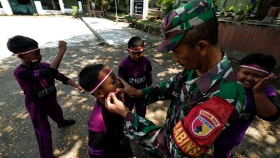 Hangatnya Babinsa dan Siswa SDN Kromong Rayakan HUT RI ke-80