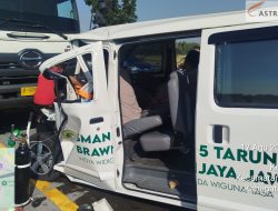 Granmax Bertuliskan SMAN 5 Taruna Brawijaya Tabrak Truk di Tol Jomo, Empat Orang Luka