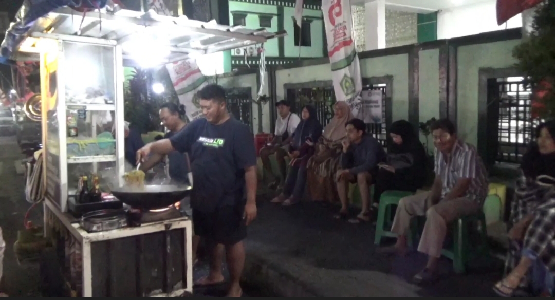 Nasi Goreng Merah Putih Jadi Primadona Warga Jombang di Bulan Kemerdekaan