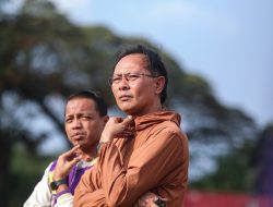 Jelang Lawan Dewa United, Ong Kim Swee Tekankan Fokus pada Pemain Persik Kediri