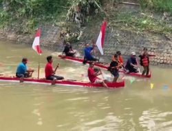 Uniknya Pacu Jalur di Jombang, Warga Gunakan Perahu Berpelampung Galon