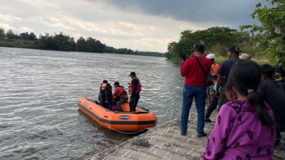 Cuaca Buruk Hambat Pencarian Pemuda Tenggelam di Sungai Brantas Jombang