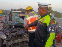 Kecelakaan Maut di Tol Jombang–Mojokerto, Tiga Penumpang Wuling Tewas