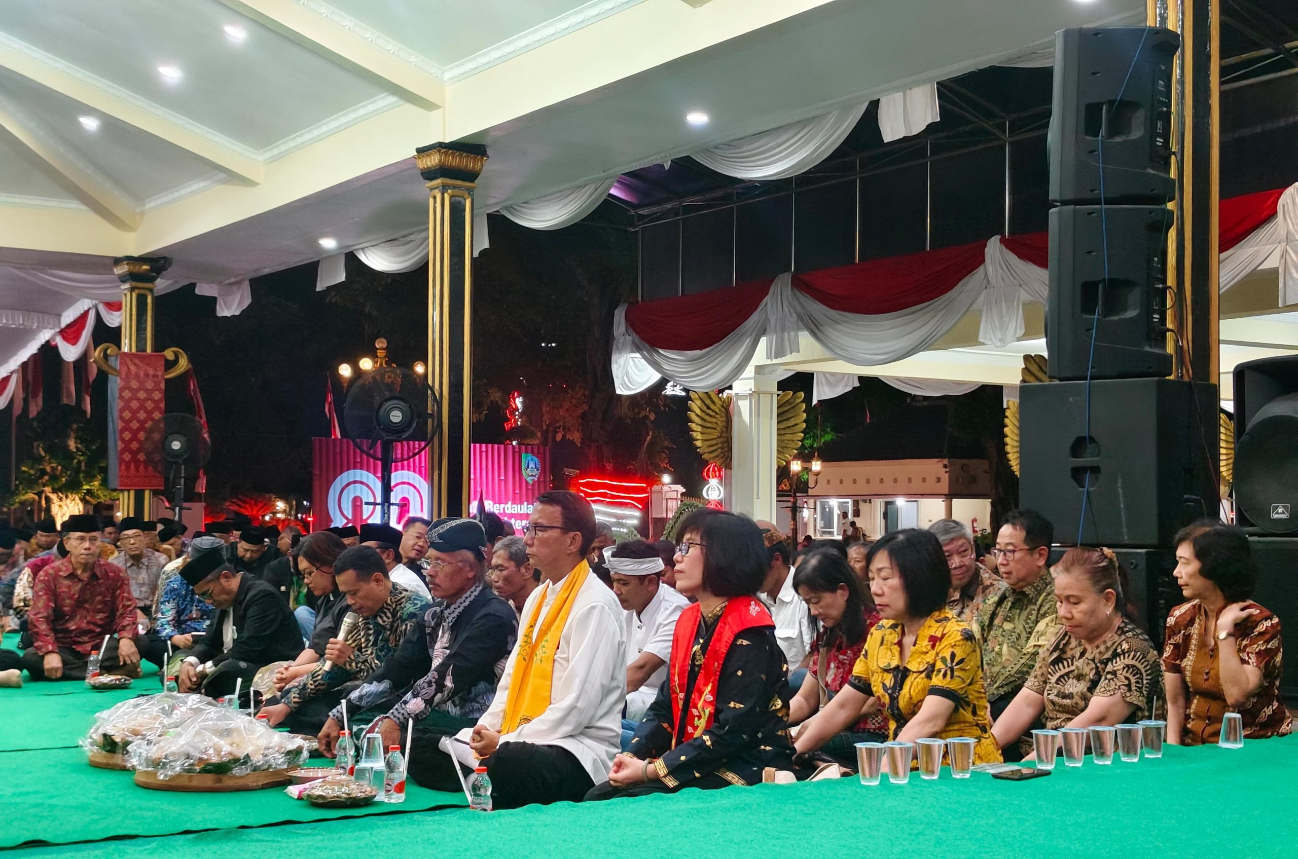 Doa Lintas Agama Warnai Malam Tasyakuran HUT ke-80 RI di Jombang