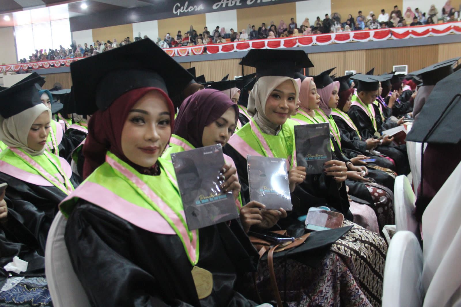 Wisuda Unipdu Jombang, Lulusan Pulang Membawa Ijazah dan Warisan Pemikiran Pendiri Kampus