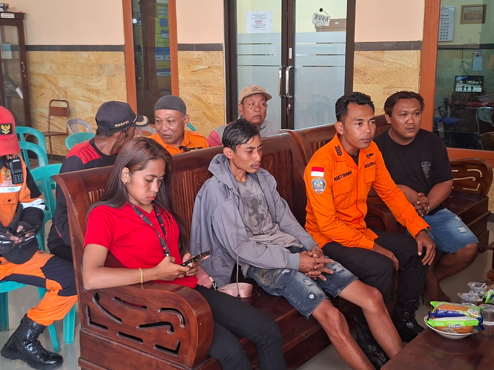 Tiga Hari Hilang di Sungai Brantas, Pemancing Asal Kediri Ditemukan Selamat dalam Kondisi Lemas