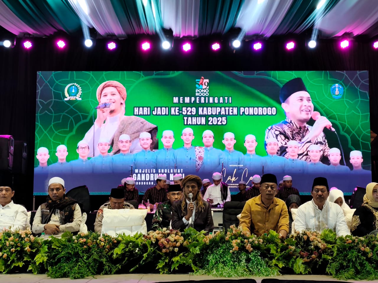 Sholawat Gandrung Nabi Buka Rangkaian Hari Jadi Ponorogo ke-529, Ribuan Warga Padati Alun-Alun