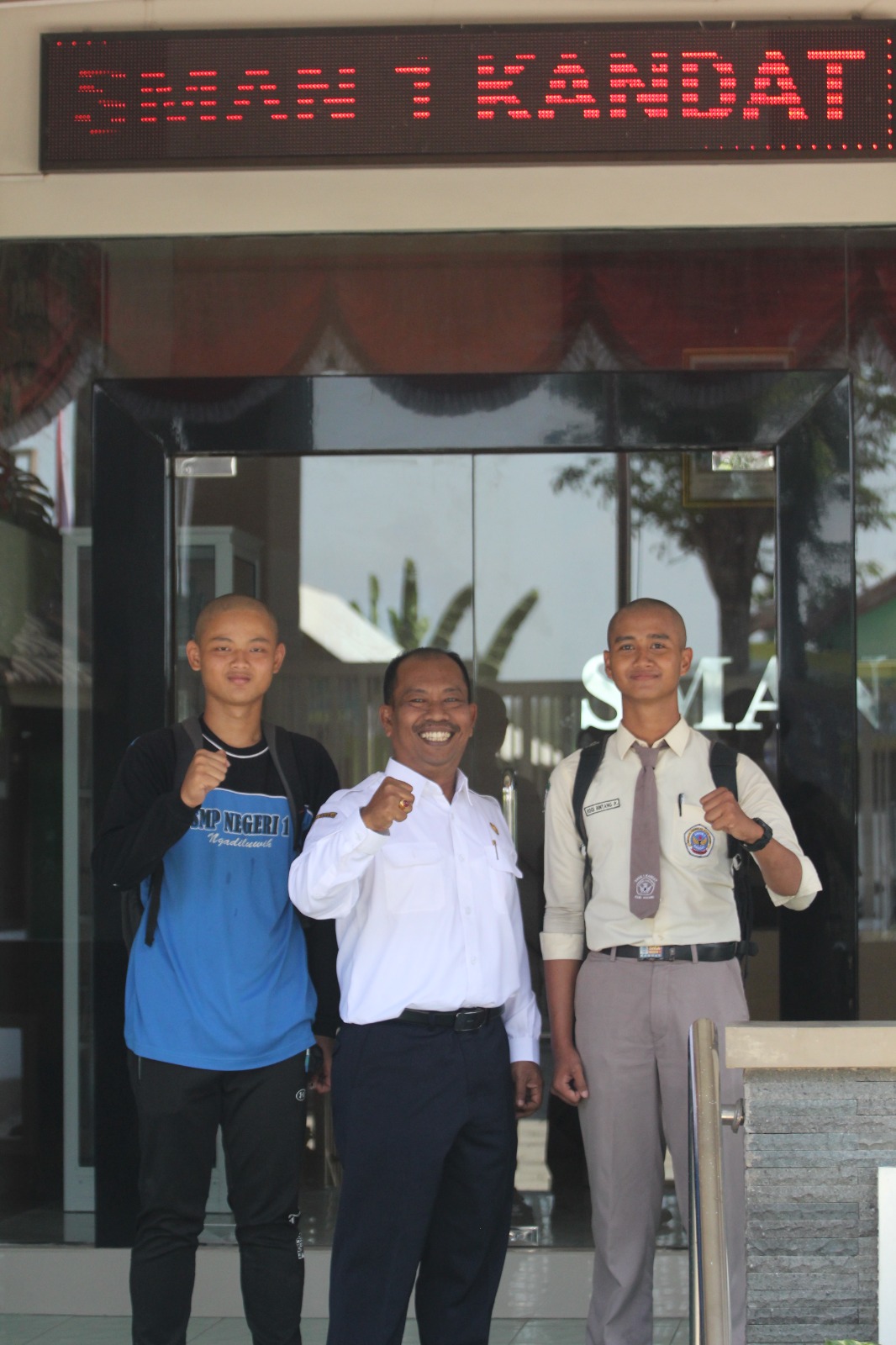 Dua Siswa SMA Negeri 1 Kandat, Anggota Paskibra Kediri 2025 dan Jawara Laga Bela Diri se-Jatim