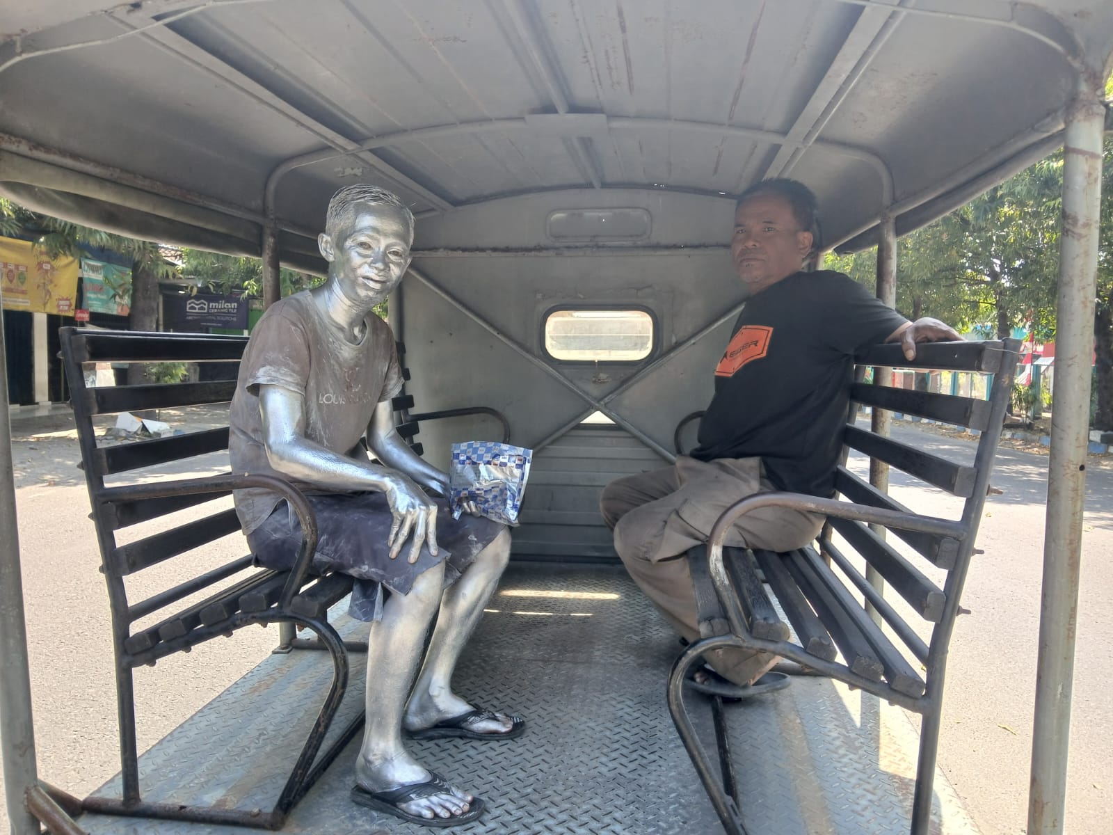 Manusia Silver di Ponorogo Kembali Terjaring Satpol PP, Sudah Tiga Kali Diamankan