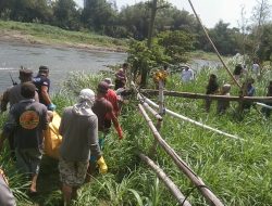 Pencari Rumput Temukan Mayat di Tepi Sungai Brantas, Diketahui Remaja Asal Semen