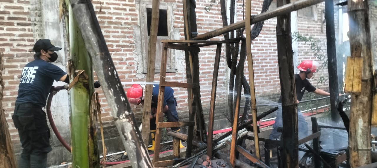 Dapur di Plosojenar, Ponorogo, Hangus Terbakar, Diduga Karena Kompor Gas Tak Dimatikan. Kerugian Ditaksir Puluhan Juta