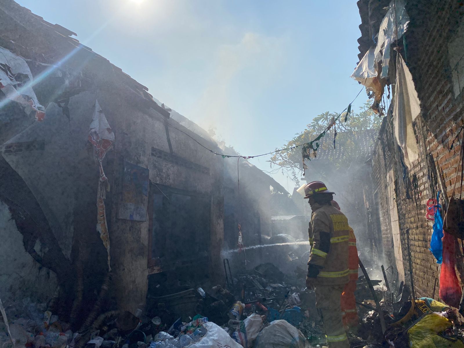 Rumah Warga Nganjuk Terbakar, Diduga Akibat ODGJ Membakar Sampah