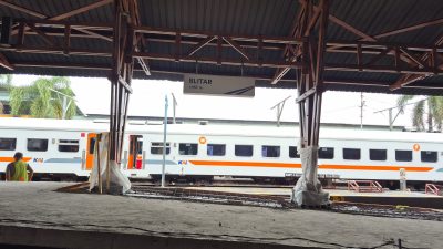 Stasiun Blitar Berbenah, Peron Tinggi dan Over Capping Hadir Demi Tingkatkan Layanan