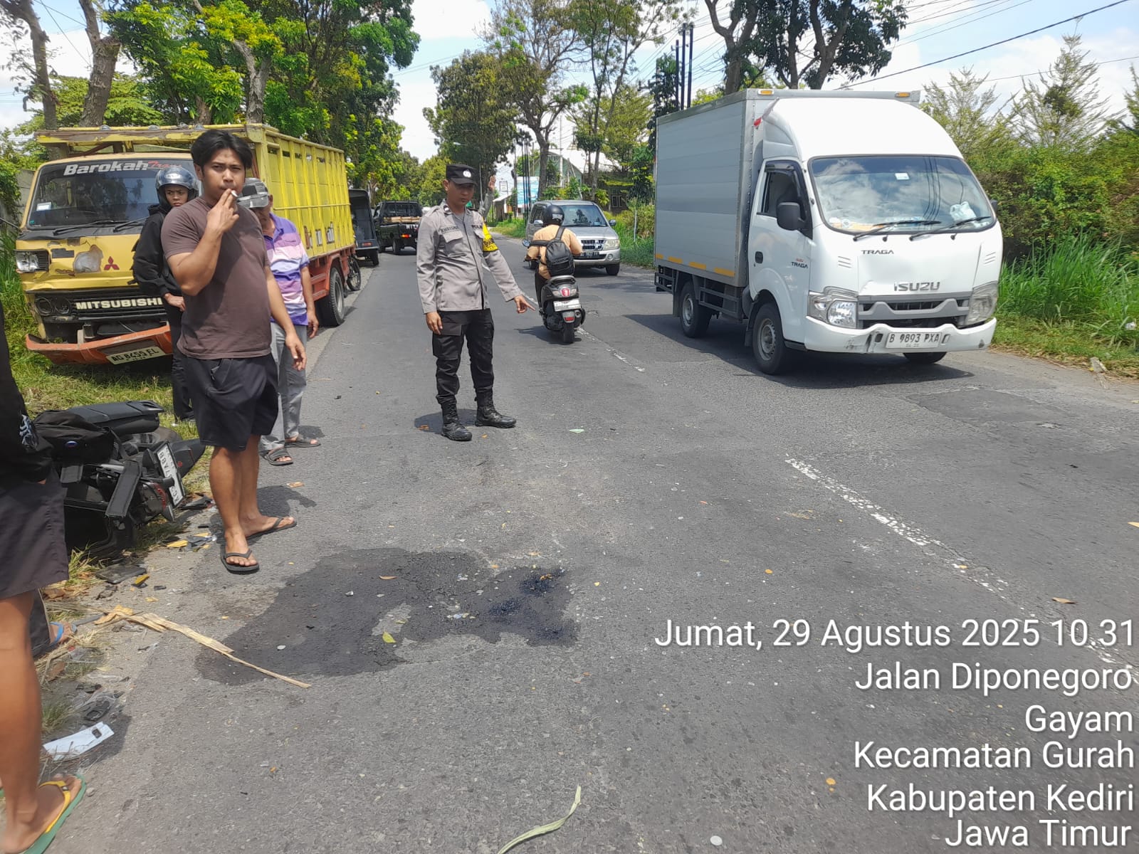 Pemotor Meninggal Usai Tabrakan dengan Truk di Jalan Raya Kediri-Pare