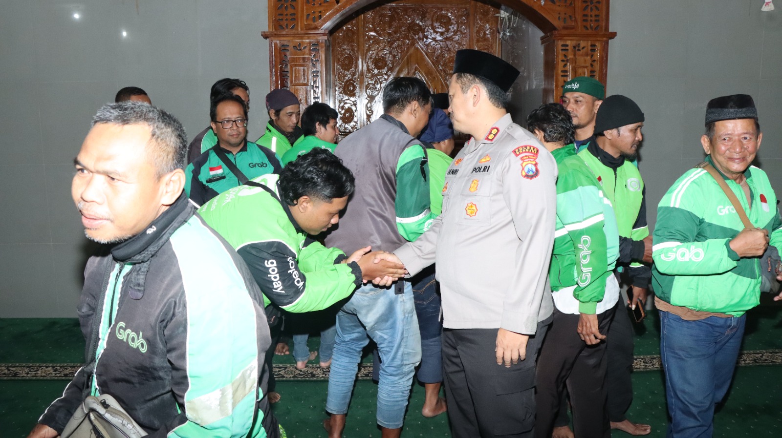 Polres Nganjuk dan Komunitas Ojol Gelar Doa Bersama untuk Affan Kurniawan