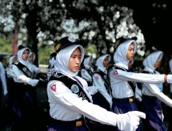 Sebayak 150 Peleton Pelajar SMP dan MI di Kabupaten Kediri Adu Kedisiplinan dalam Lomba Baris-Berbaris