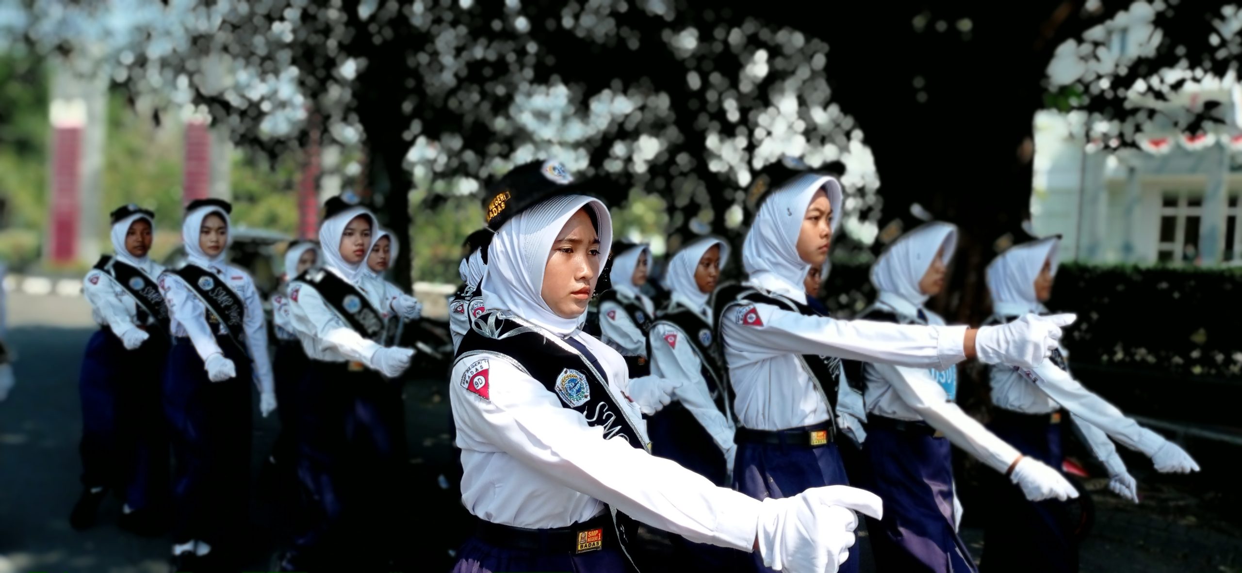 Sebayak  150 Peleton Pelajar SMP dan MI di Kabupaten Kediri Adu Kedisiplinan dalam Lomba Baris-Berbaris