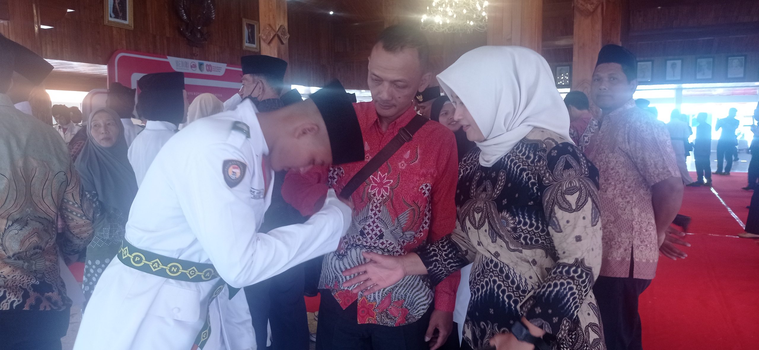 Harapan dan Haru Warnai Pengukuhan Paskibra Kabupaten Kediri 2025