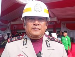 AKP Rudi Dharmawan Pimpin Upacara HUT ke-80 RI di Stadion Chandha Bhirawa Pare, Tekankan Disiplin dan Tepat Waktu