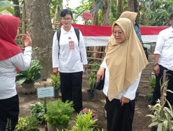 Dinkes Kabupaten Kediri Bina dan Nilai Kelompok Toga serta Akupresur Barokah di Rejomulyo Kras