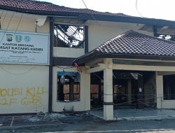 Kantor Pemkab Kediri Hangus Dibakar, Kantor Samsat Juga Ikut Kena Sasaran