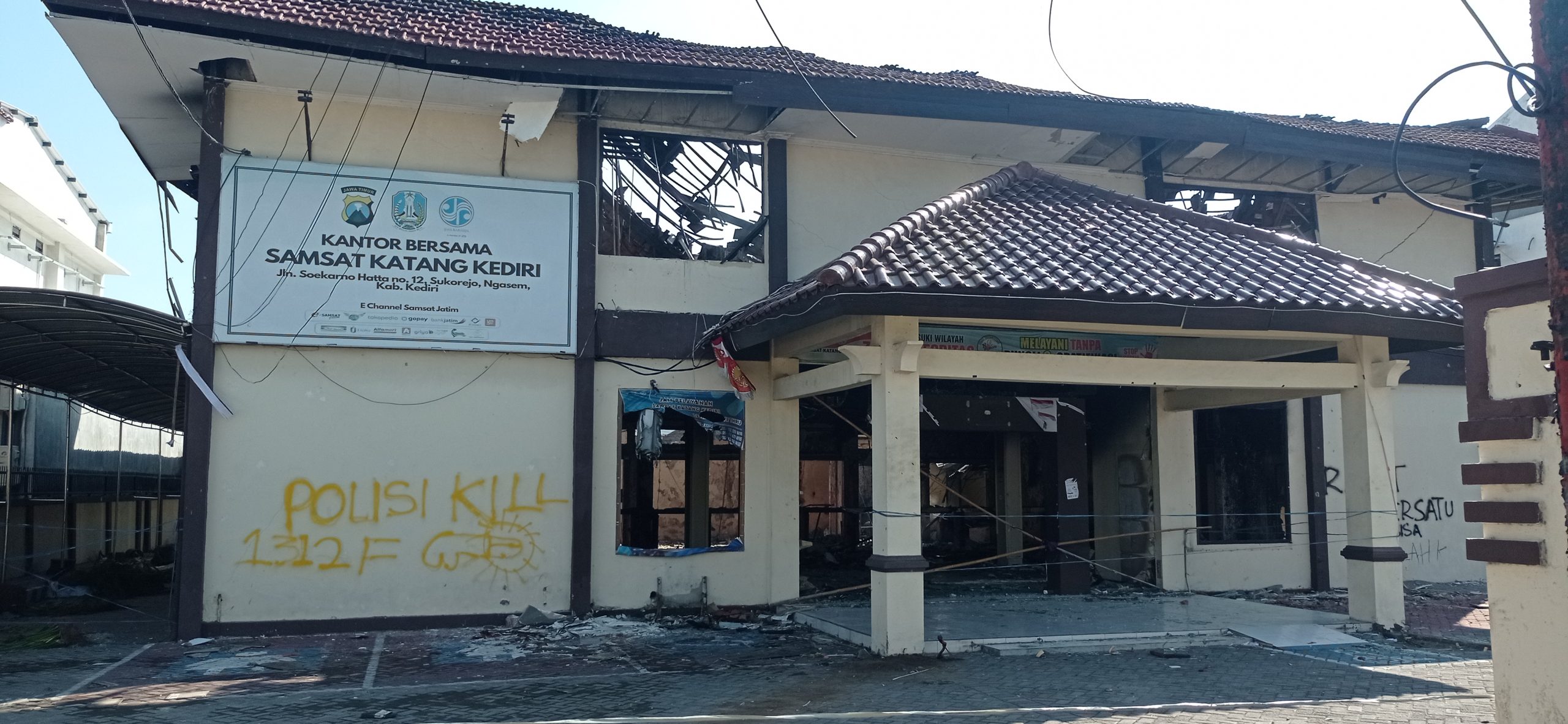 Kantor Pemkab Kediri Hangus Dibakar, Dokumen Penting Ikut Ludes